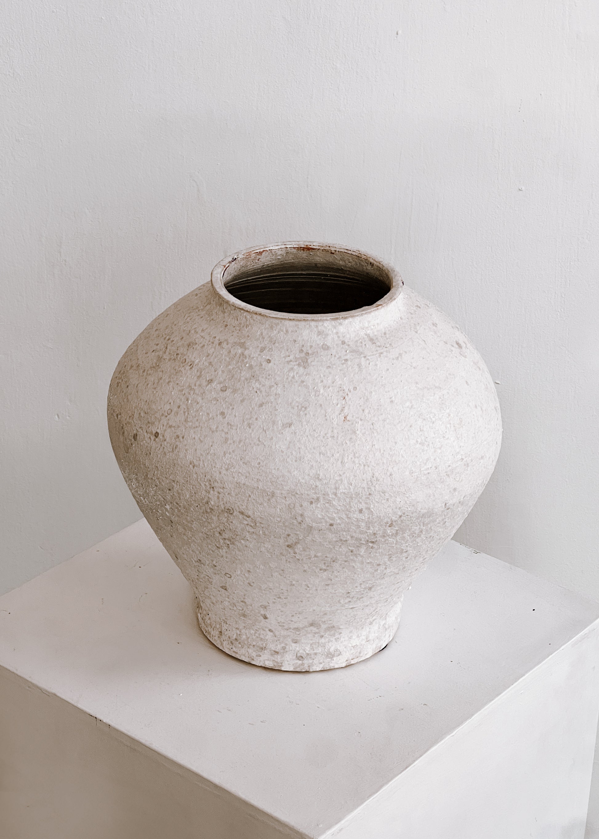 Selene Speckle Vase (Round)