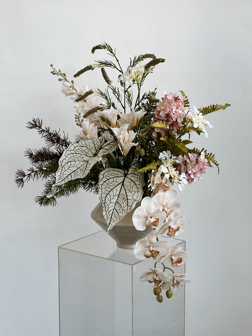 Soft Sonata (Artificial Flowers Vase)