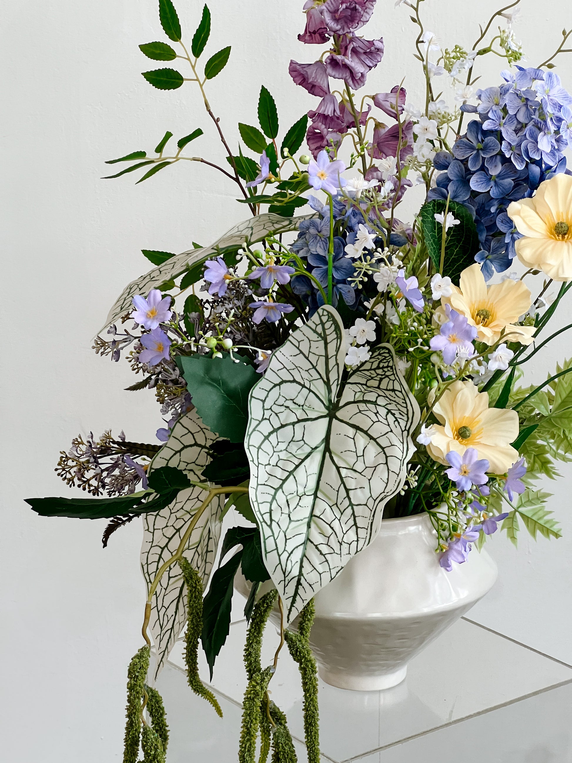 Whispers of Everleigh (Artificial Flowers Vase)