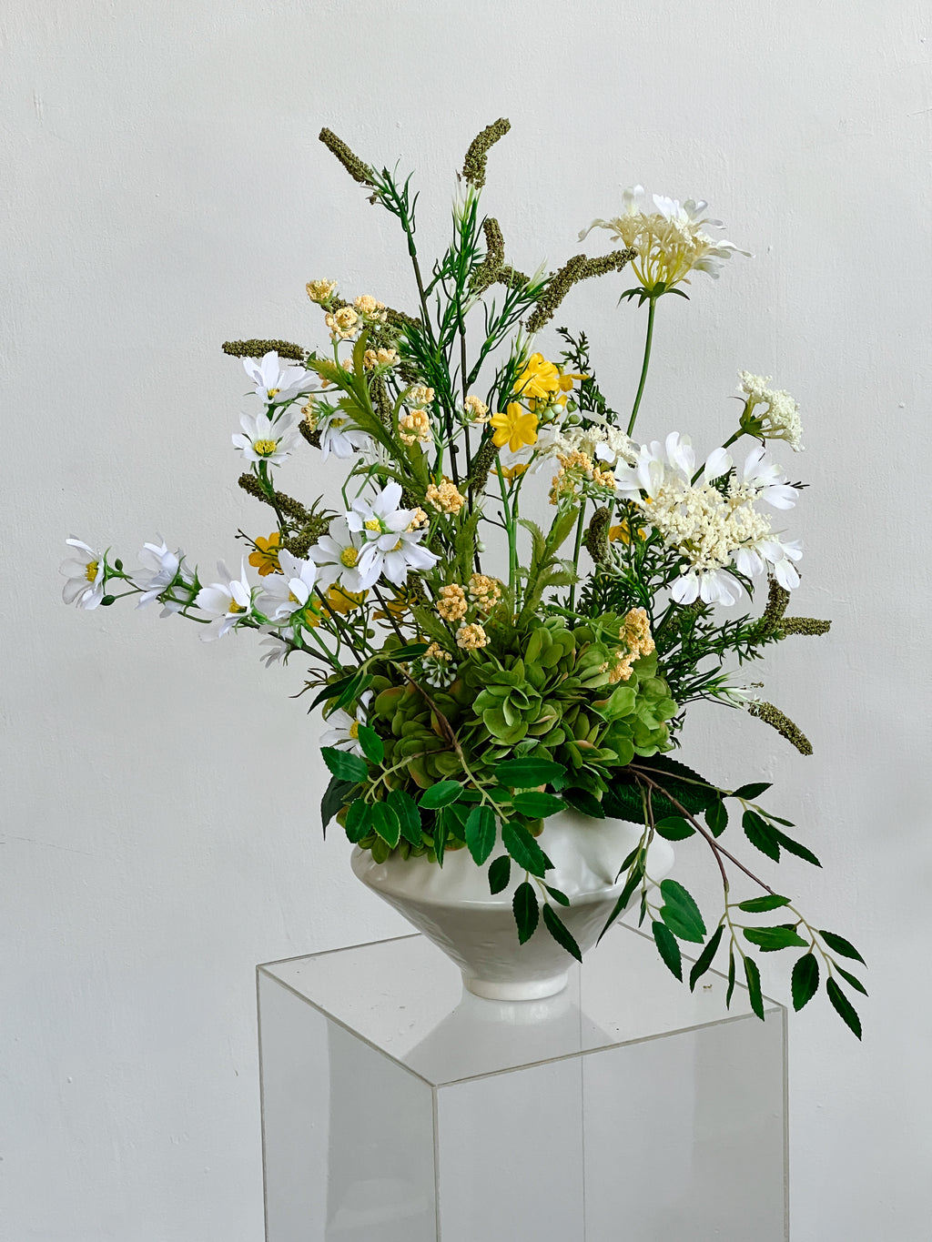 Golden Grove (Artificial Flowers Vase)