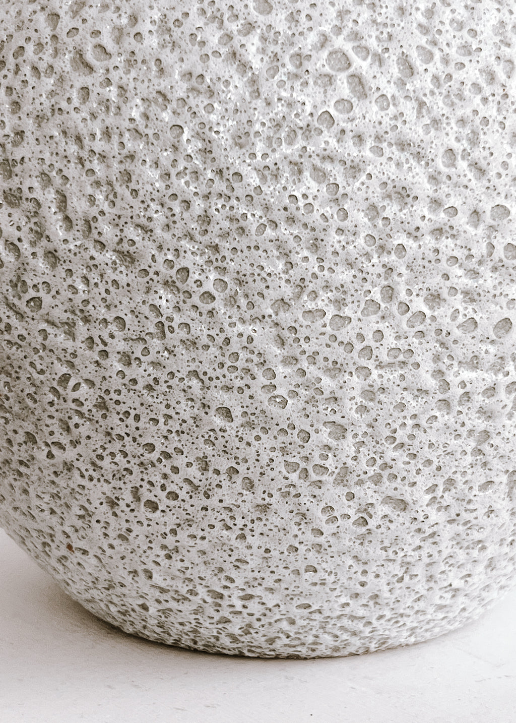 Luna Foam Vase (Round)