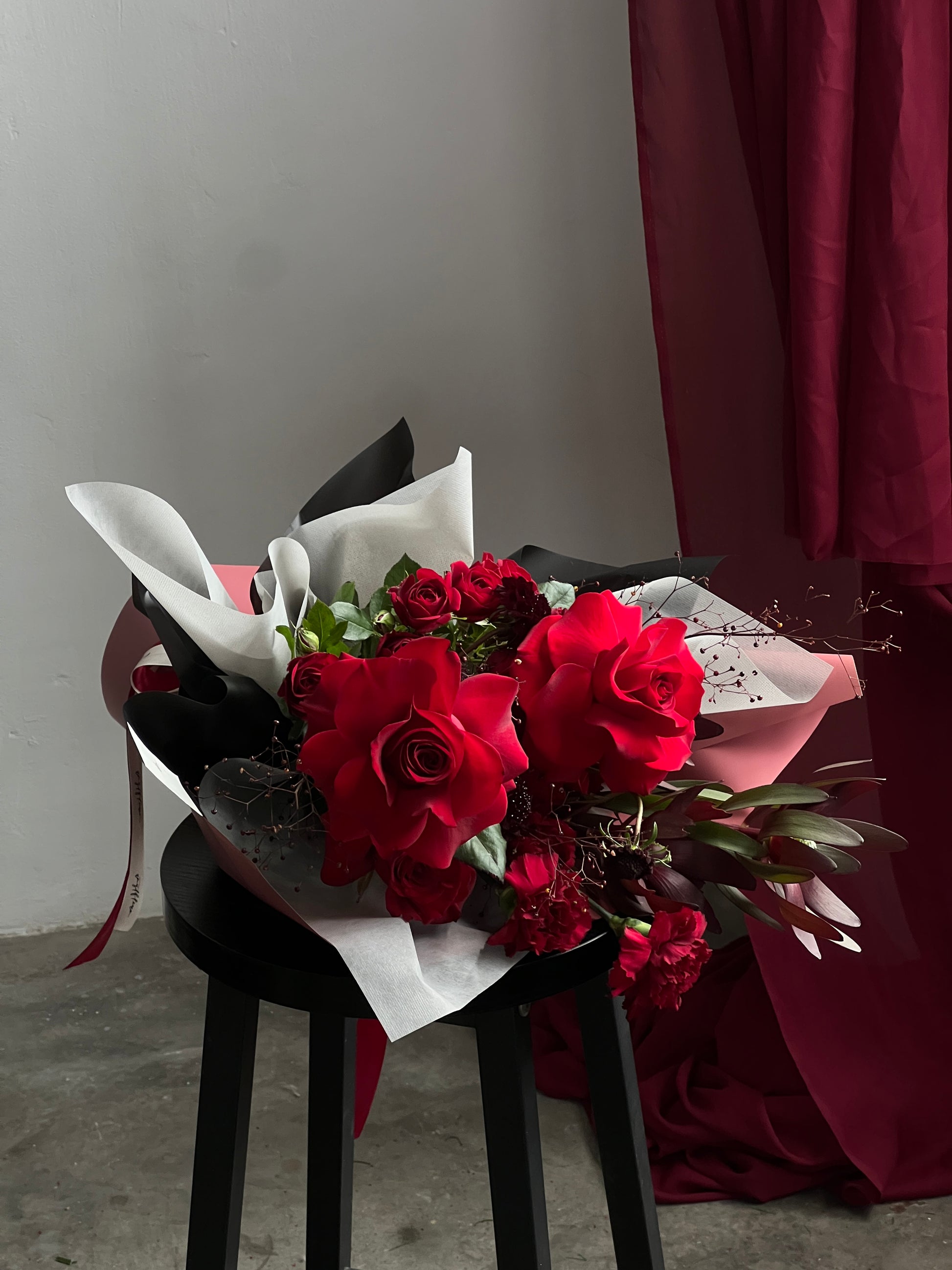 Valentine's Day 2025 flower bouquet red roses