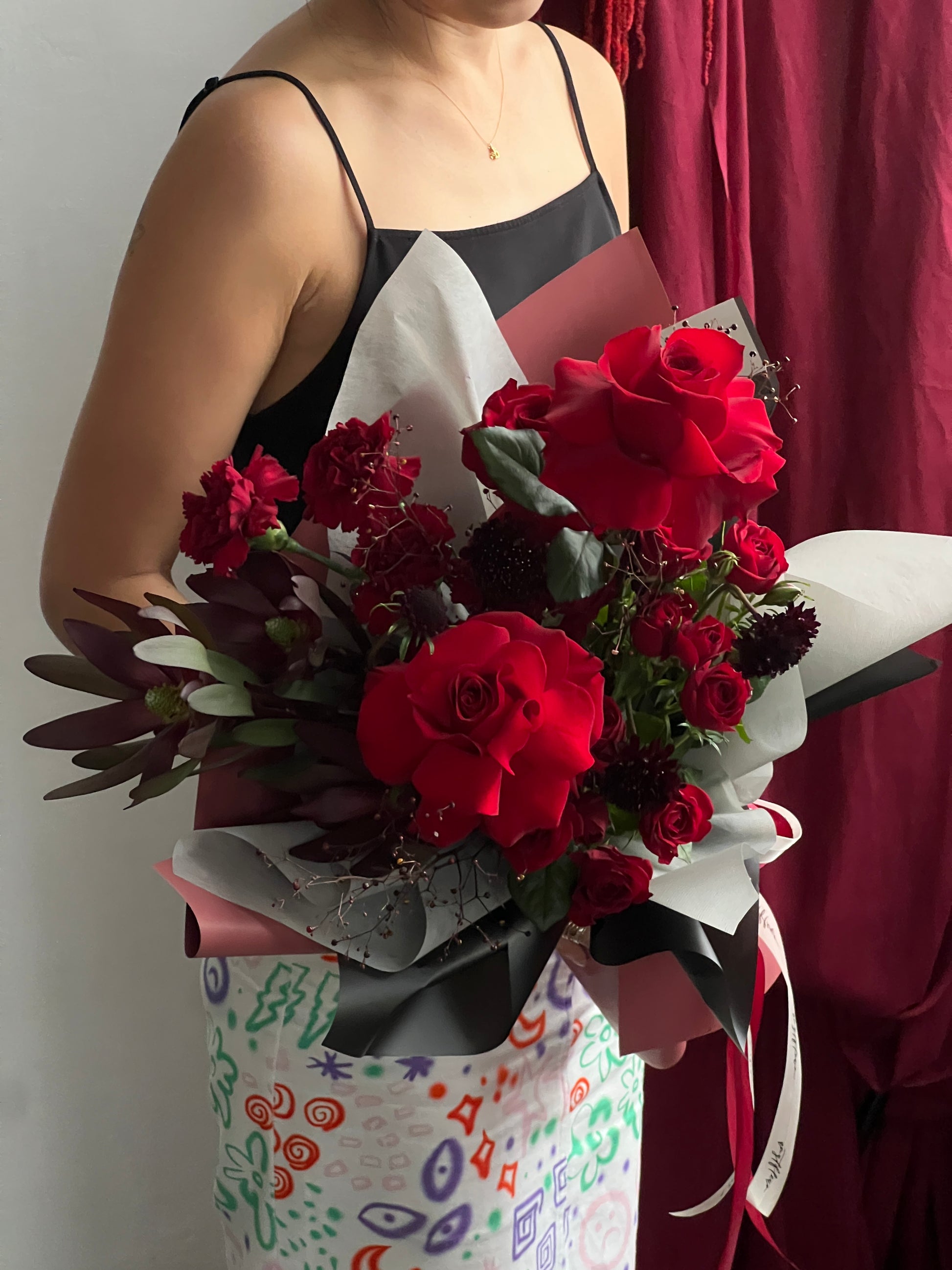 Valentine's day 20245 red roses flower bouquet delivery singapore