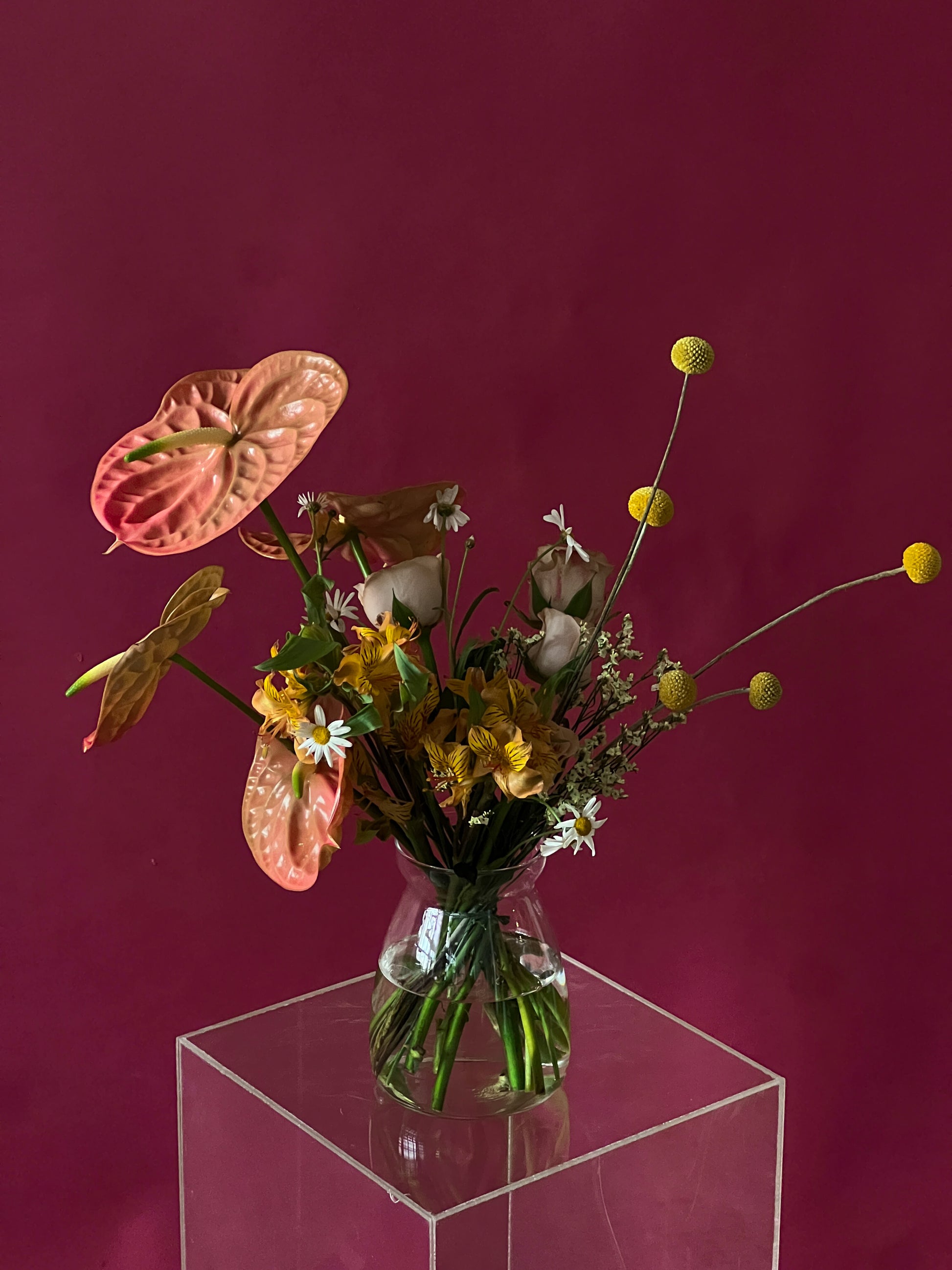 coral anthurium cappuccino rose vase flower delivery in singapore