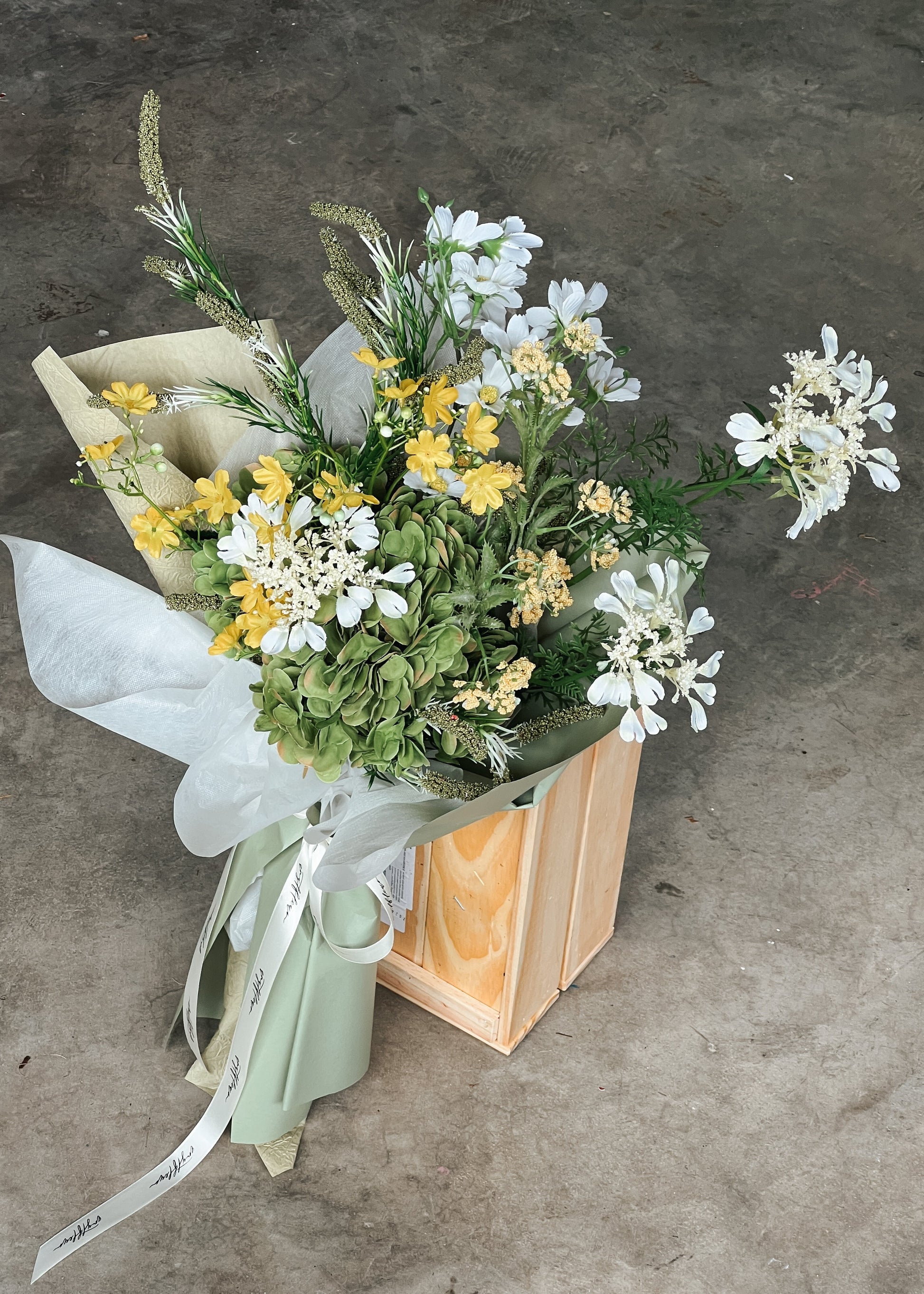 hyper realistic artificial flowers bouquet 