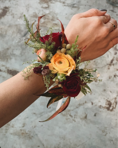 Boutonnière and Wrist Corsage Flower Class